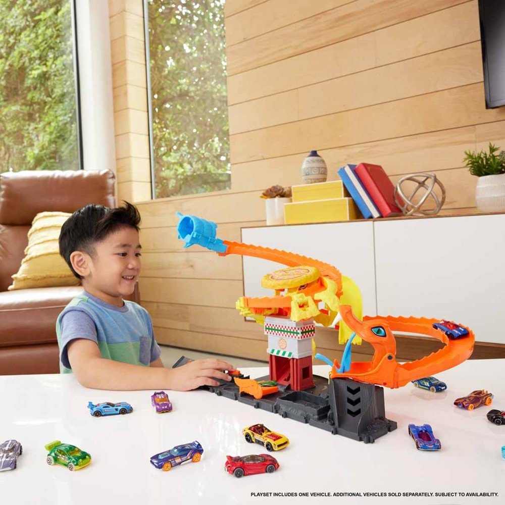 Hot Wheels® Pizza Dükkanında Kobra Macerası Oyun Seti HTN81