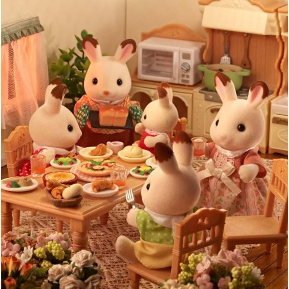 Sylvanian Families Çikolata Kulaklı Tavşan Ailesi ESF5655