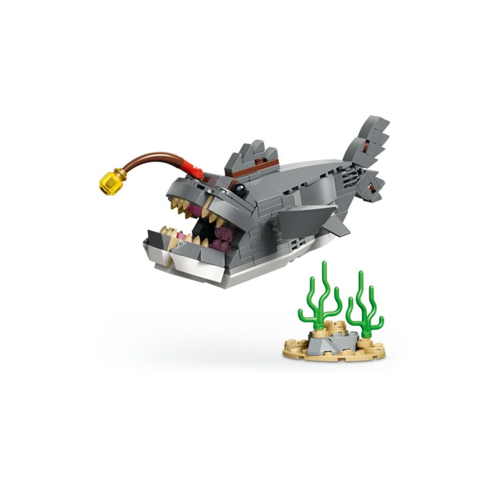 LEGO-31381 Creator Acımasız Köpek Balığı ile Hazine Sandığı