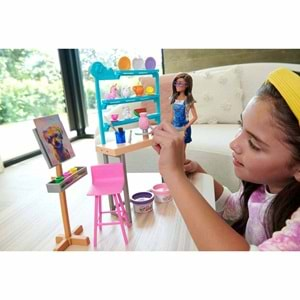 Barbie'nin Sanat Atölyesi Oyun Seti HCM85