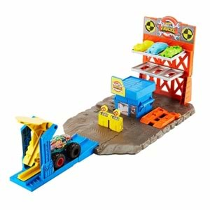 Hot Wheels Monster Trucks Patlama İstasyonu Oyun Seti HFB12