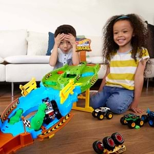 Hot Wheels Monster Trucks Heyecanlı Yarışlar Oyun Seti HGV12