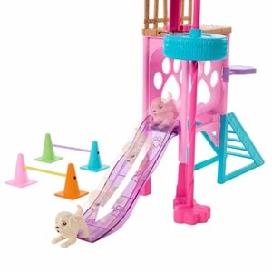 Barbie® & Stacie To The Rescue Barbie Stacie'nin Köpekçik Oyun Parkı HRM10