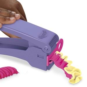 Play-Doh Barbie Ruffles And Bows G1361