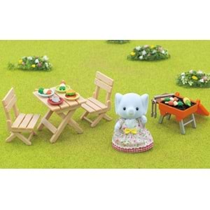 Sylvanian Families Barbekü Piknik Fil Kız ESF5640