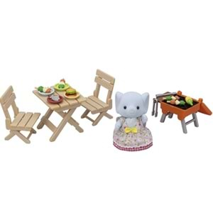 Sylvanian Families Barbekü Piknik Fil Kız ESF5640