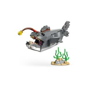 LEGO-31381 Creator Acımasız Köpek Balığı ile Hazine Sandığı