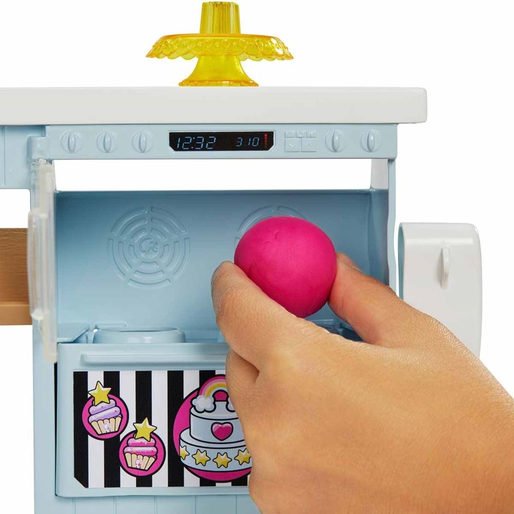 Barbie®'nin Pasta Dükkanı Oyun Seti HGB73