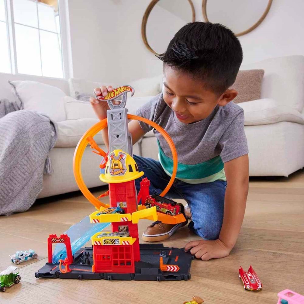 Hot Wheels® Çember Pistli İftaiye İstasyonu HKX41