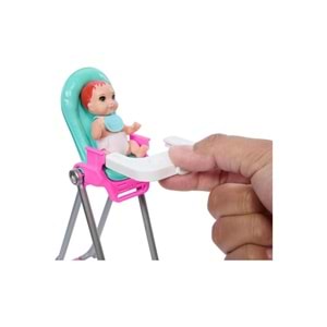 Barbie® Skipper® Bebek Bakıcısı™ Sarı Saçlı Bebek ve Oyun Seti HTK35