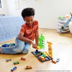 Hot Wheels® Elektrikli Araç Şarj İstasyonu Oyun Seti HTN79