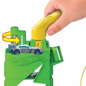 Hot Wheels® Elektrikli Araç Şarj İstasyonu Oyun Seti HTN79