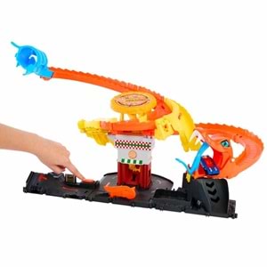 Hot Wheels® Pizza Dükkanında Kobra Macerası Oyun Seti HTN81