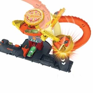 Hot Wheels® Pizza Dükkanında Kobra Macerası Oyun Seti HTN81