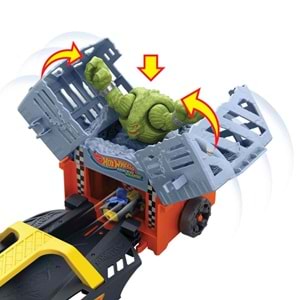 Hot Wheels® Racerverse Ultimate Batman Pist Seti HXN21