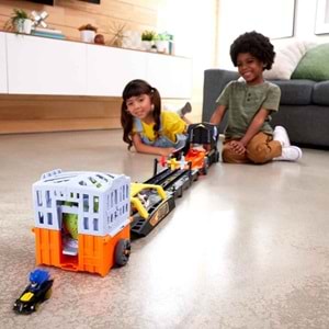 Hot Wheels® Racerverse Ultimate Batman Pist Seti HXN21