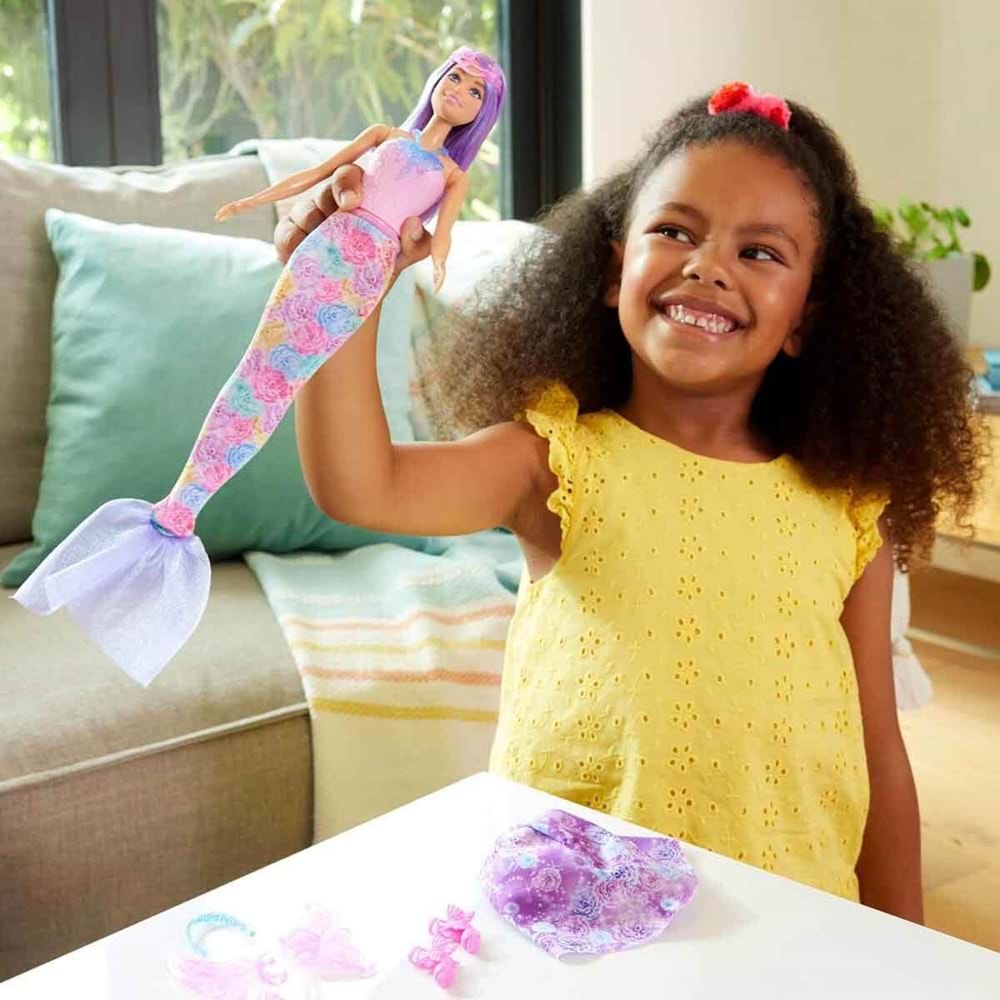 Barbie® Yeni Prenses Kostümler Seti JCP74