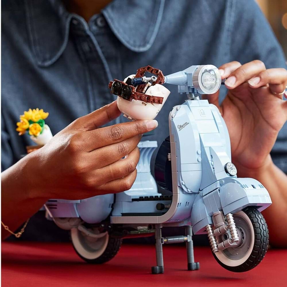 LEGO-10298 ICONS Vespa 125